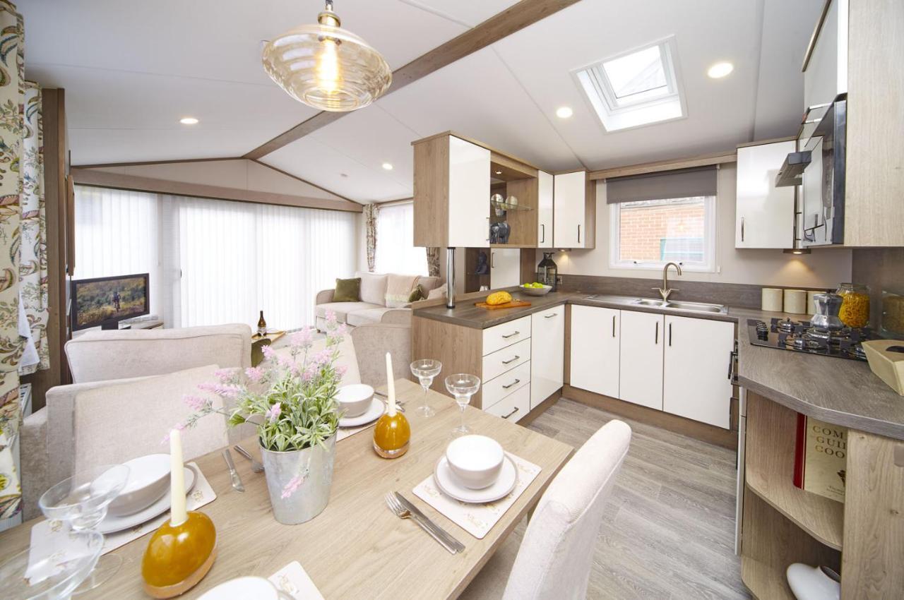 Lavender Lodge South Cerney Esterno foto
